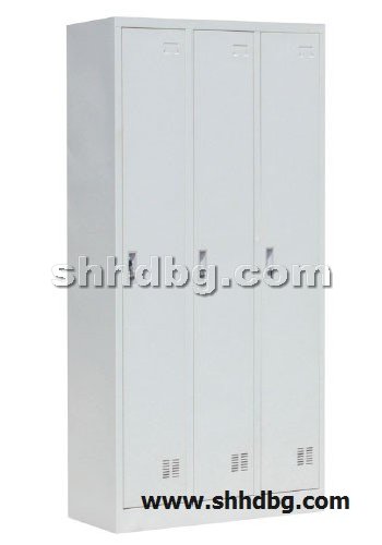 点击查看商品:三门更衣柜