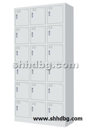 点击查看商品:十八门更衣柜