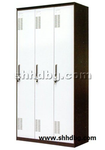 点击查看商品:三门更衣柜