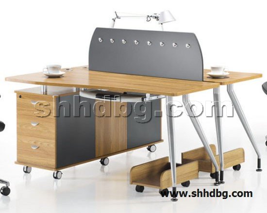 点击查看商品:屏风桌