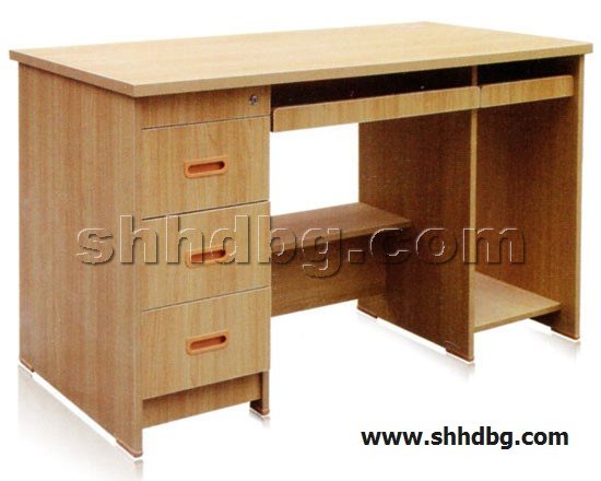 点击查看商品:木制办公桌-关注人气1631次