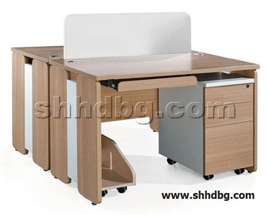 点击查看商品:木制办公桌-关注人气1709次