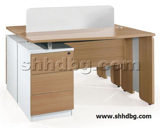 点击查看商品:木制办公桌