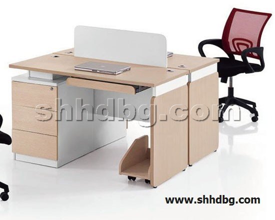 点击查看商品:木制办公桌-关注人气1735次