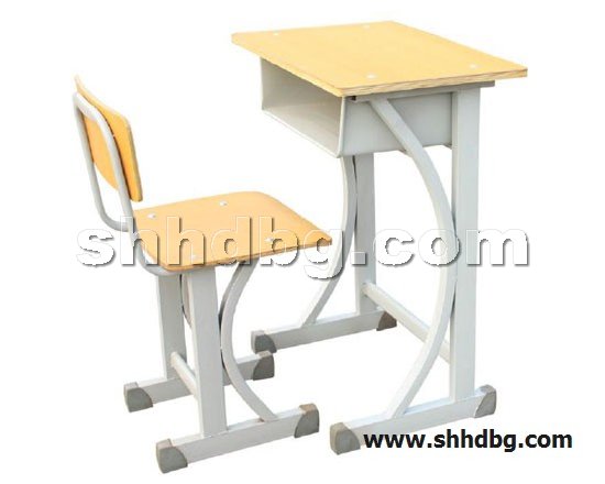 点击查看商品:课桌椅