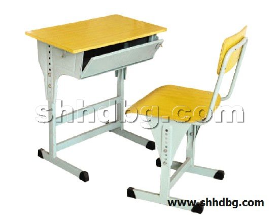 点击查看商品:课桌椅